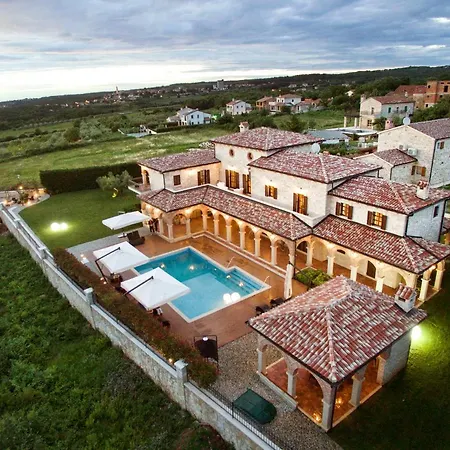 Villa Carolus *